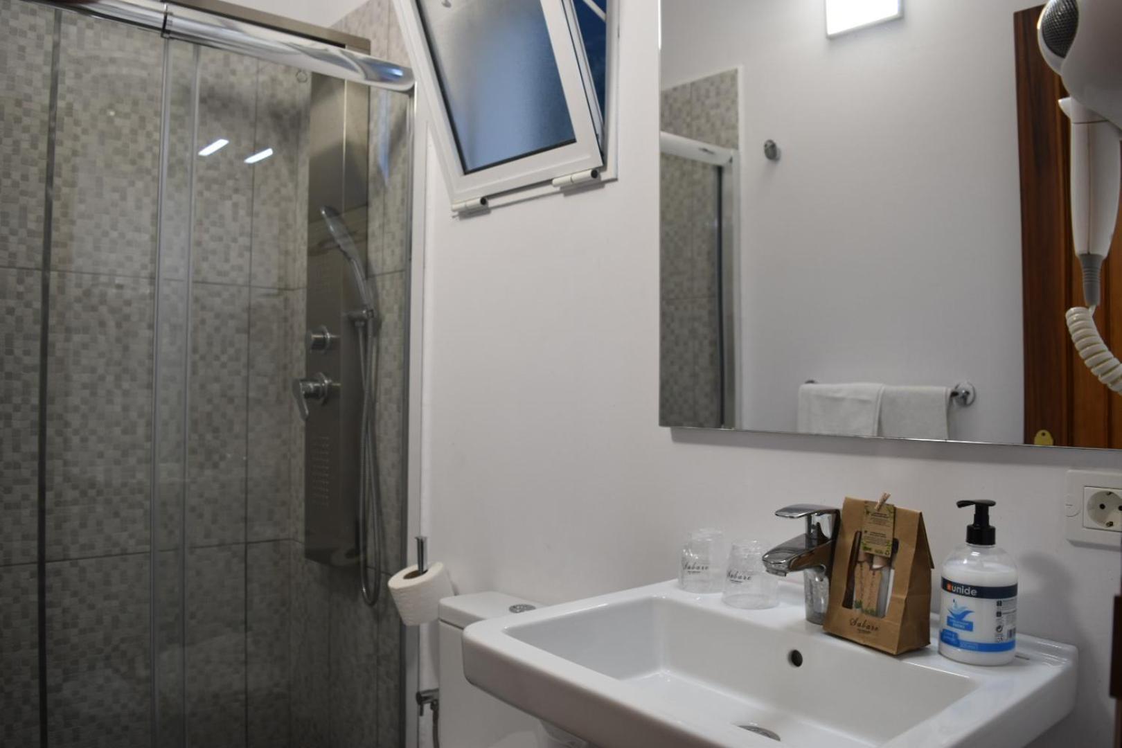 Apartamentos Sabare Frontera Esterno foto